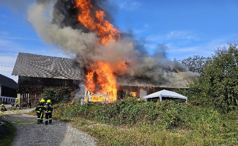 Gebäudebrand (Bild 1)